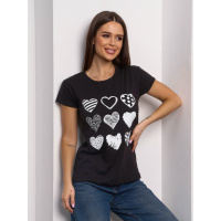 Черная хлопковая футболка с сердечками