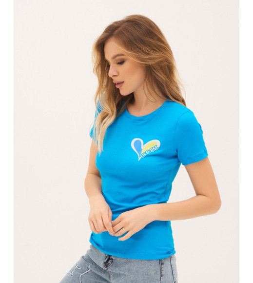 Блакитна еластична футболка з принтом