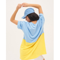 Жовто-блакитна вільна футболка