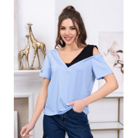 Голубая трикотажная футболка со вставкой