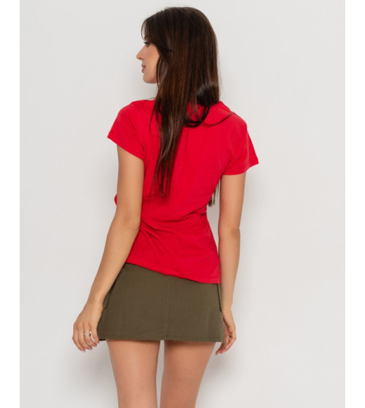 Червона бавовняна футболка з надписом в рамці