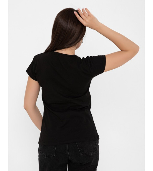 Чорна трикотажна футболка з принтом