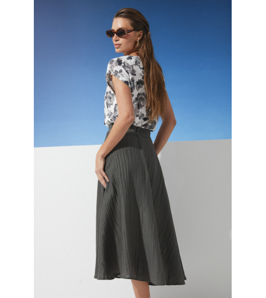 Бело-серая женская летняя футболка Seventeen 2286.6379