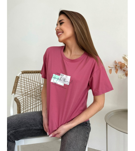 Темно-розовая свободная трикотажная футболка с принтом