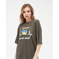 Удлиненная футболка цвета хаки с разрезами и принтом