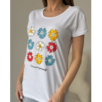 Біла бавовняна футболка з кольоровим квітковим малюнком