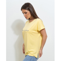 Желтая свободная футболка с надписью