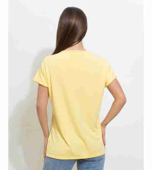 Желтая свободная футболка с надписью