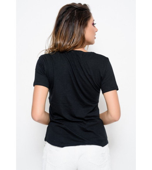 Черная трикотажная футболка с принтом на груди, украшенным кисточками и стразами