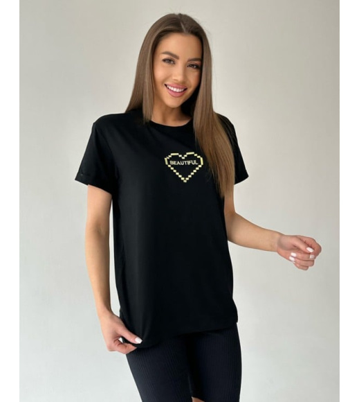Чорна оверсайз футболка з вишитим серцем