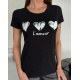 Черная трикотажная футболка с сердечками и надписью