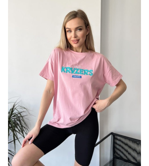Розовая свободная футболка с нашивками