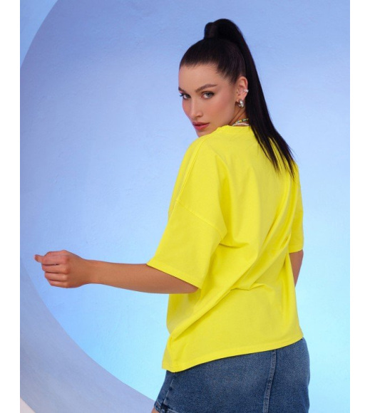 Жовта трикотажна футболка у стилі оверсайз