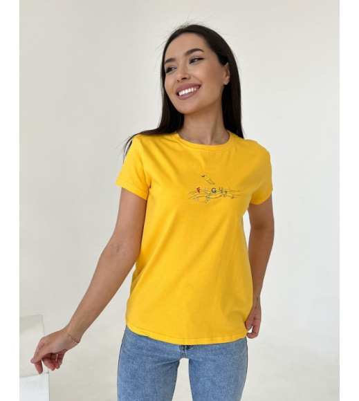 Жовта футболка з вишивкою