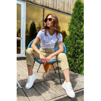 Белая женская футболка с черным принтом Seventeen 1767.4740