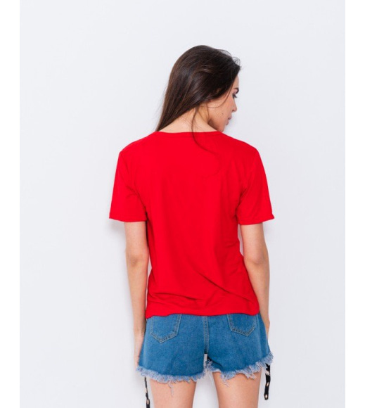 Тонка червона футболка з невеликим принтом