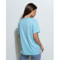 Голубая трикотажная футболка с V-образной горловиной