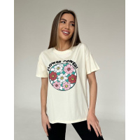Бежевая свободная футболка с ярким принтом