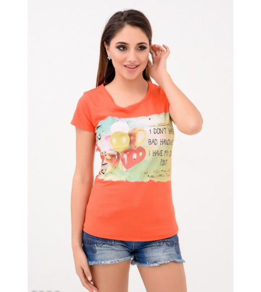 Оранжевая футболка с шарами и смешной надписью
