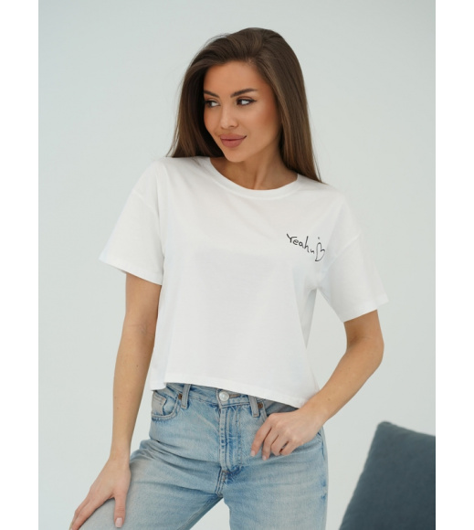 Белая укороченная футболка из хлопка с надписью