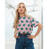 Сиреневая короткая футболка с принтом