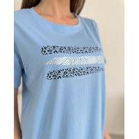Блакитна вільна футболка з тваринним принтом