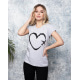Серая трикотажная футболка с принтом-сердцем