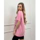 Розовая удлиненная футболка с принтом