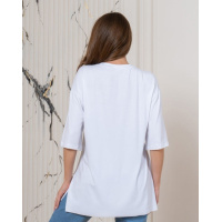 Біла оверсайз футболка з принтом та розрізами