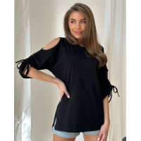 Черная футболка с открытыми плечами