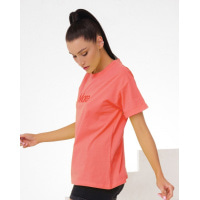 Персикова трикотажна футболка з вишитим написом