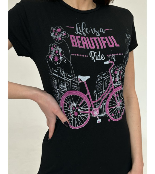Черная трикотажная футболка с велосипедом
