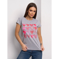 Серая трикотажная футболка с принтом-сердечками