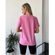 Розовая эластичная футболка с надписью