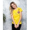 Желтая трикотажная футболка с пайетками