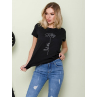 Черная хлопковая футболка с романтичным принтом