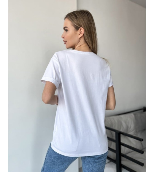 Белая оверсайз футболка с вышитым сердцем