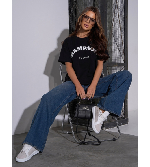 Черная свободная футболка с надписью