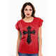 Червона футболка з чорним шкіряним хрестом на грудях