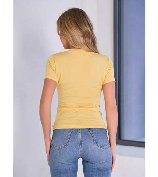 Облегающая футболка желтого цвета