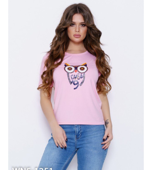 Розовая трикотажная эластичная футболка с принтом