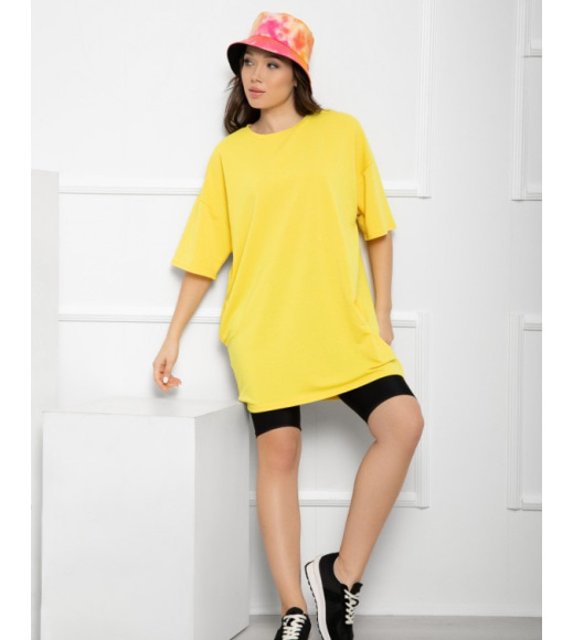 Желтая свободная трикотажная футболка