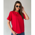 Красная трикотажная футболка с вышитым декором