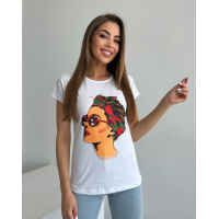 Белая хлопковая футболка с ярким рисунком