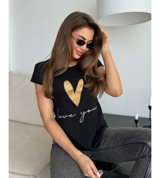Черная трикотажная футболка с блестящим сердцем