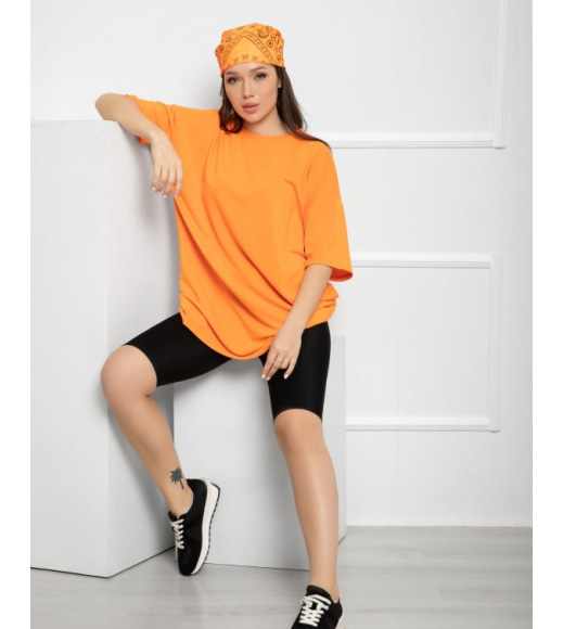 Оранжевая свободная трикотажная футболка