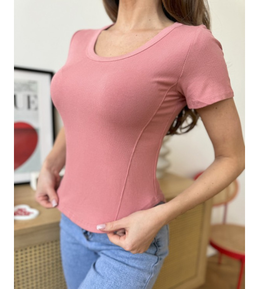 Розовая приталенная футболка в рубчик
