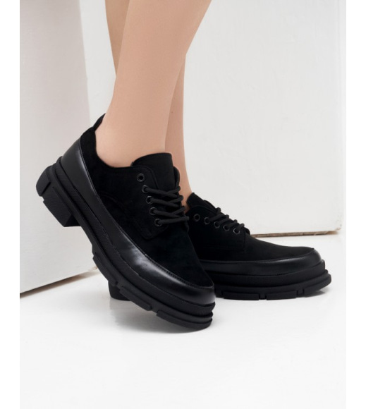 Чорні комбіновані туфлі на шнурівці