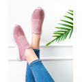 Розовые цельные текстильные кроссовки