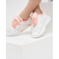 Біло-рожеві сітчасті кросівки із силіконовими вставками
